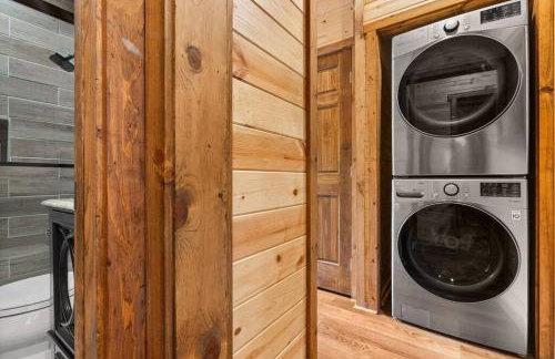 Riverside Oasis with Stunning Views, Cozy Firepit! - Photo 36