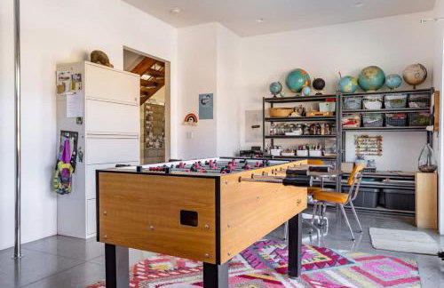 Mid Century Modern Family Home On 25 Acres! - Foto 15