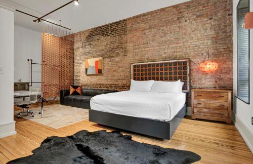 Luxe 220 Suite 2 - Photo 37