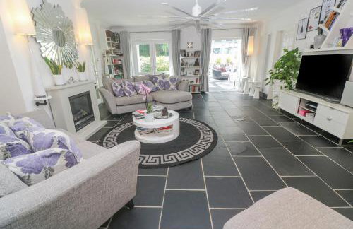 Cornerstone - Photo 6