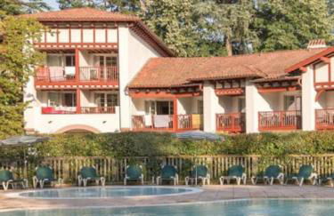 1-Appt avec piscine à St-Jean Pays-Basque - Foto 1