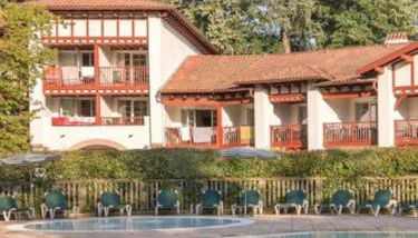 1-Appt avec piscine à St-Jean Pays-Basque - Foto 1