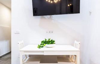 Ubicación inmejorable: 5 minutos del Retiro, WiZink Center, Puerta de Alcala, Goya, Serrano, Velazquez más. - Photo 17