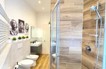 ROYAL HOUSE - Parcheggio gratuito e Wi-Fi - Photo 22