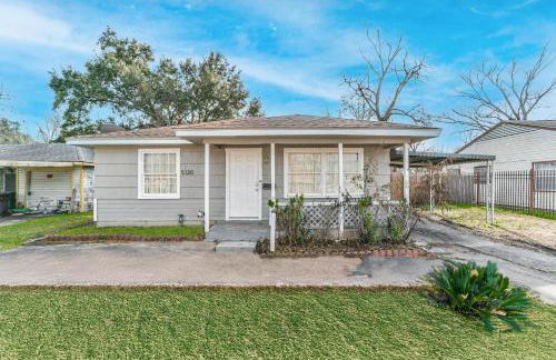 Comfy 5BR Holiday Home with Hot Tub, 10min from NGR Stadium - Foto 35