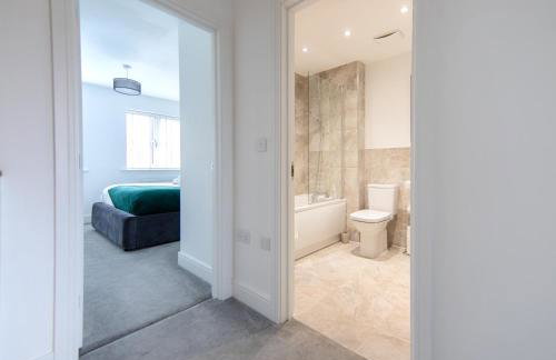 Stylish 2 Bedroom House - Village Location - Foto 34