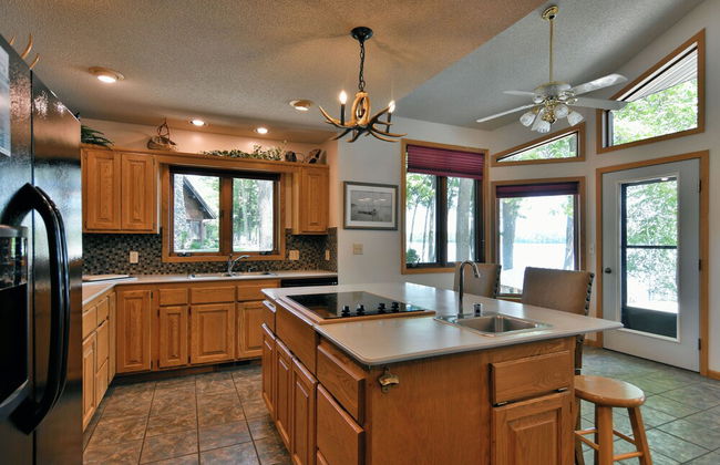 Cheif Lake Lodge - Photo 15