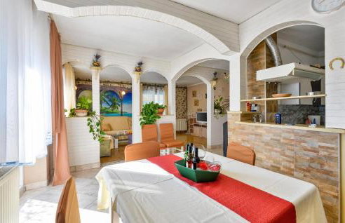 Awesome Home In Nespes - Foto 8