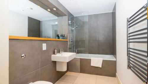 Cosy, modern high rise with views! 2 bedroom - Foto 3