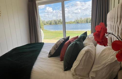 Phoenix Lodge - Luxury 2 ensuite bedrooms, lakeside views - Foto 15