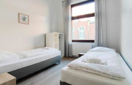 Tolstov Apartments - City Apartments with 2 , 3 and 6 Rooms - 15 Min to Messe DUS and Old Town DUS - Foto 11