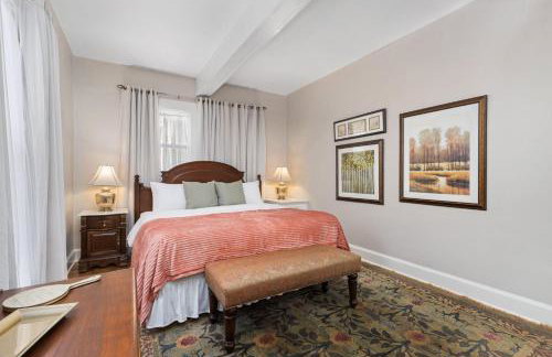 City Park Charm - Vintage Home with Modern Comforts - Foto 41