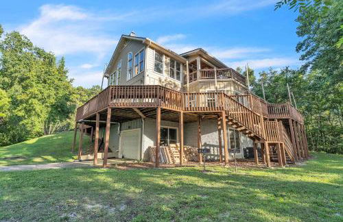 The Retreat at Wildwood - Hot Tub Theater & Deck - Foto 56