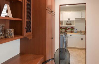 Mediterranean Beauty with Rooftop Deck and Views - Foto 73