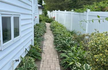 The Most Desired Summer Retreat with Private Pool Just 5 Minutes from the Beach - Foto 48