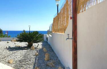 Alexandra's Sea Front Villa - Foto 29