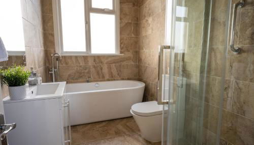 Entire home in Streatham with lovely views & ultra fast Wi-Fi - Foto 4, Shower