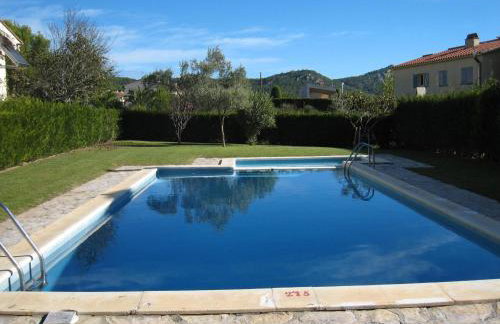 Casa con Gran Jardín Privado y Piscina Comunitaria en Torroella de Montgrí - ES-323-44 - Foto 32