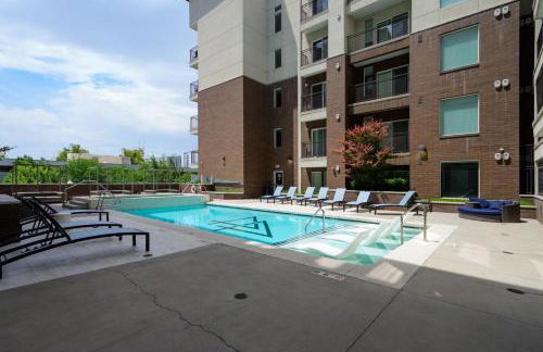 Deluxe Central 1BR 1BA Pool,Hot Tub,Gym,Parking - Foto 30