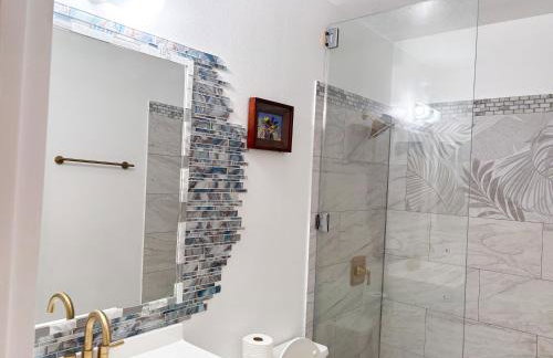 Blue ocean views, AC, 2B2B, Pool, 2 Min Magic sands Beach - Foto 24