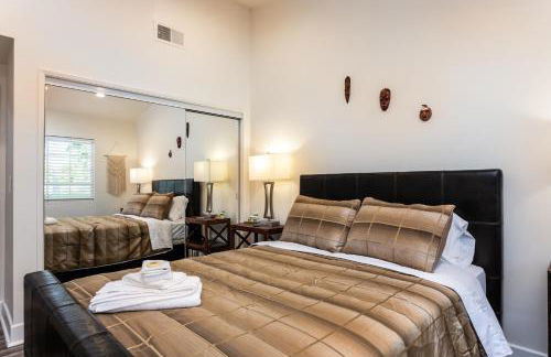 Villa Sausalito - Newly Designed 4BR HOUSE & POOL by Topanga - Foto 35