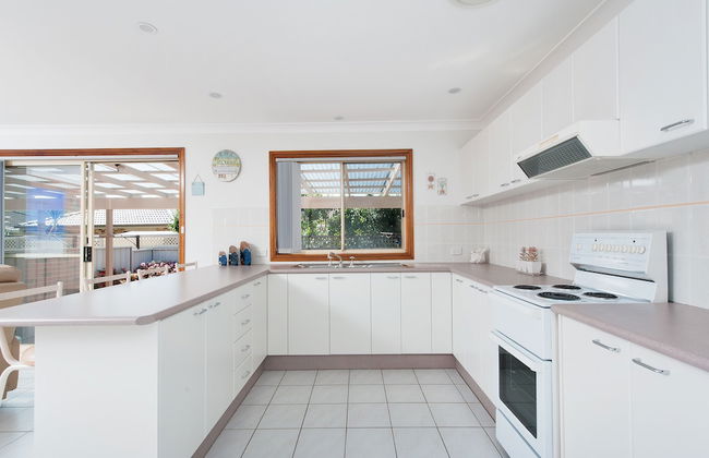 Little Rocky at Fingal Bay - Photo 7