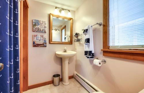 Enchanting Waterfront Sorrento Home with Deck! - Foto 20