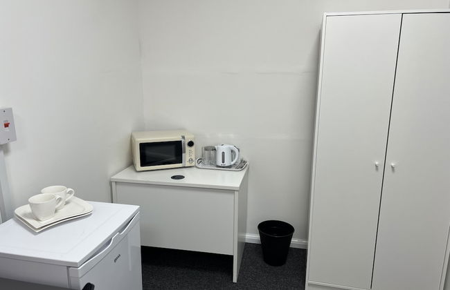 Double bed with attached Bath & Balcony - Photo 2