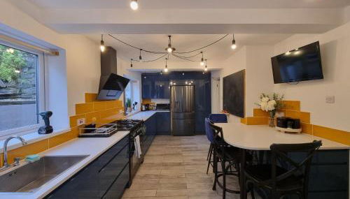 Marina View - Photo 1, pet friendly, minibar