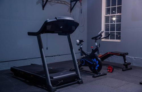 Spacious 5 BR House w/ Gym - Foto 58