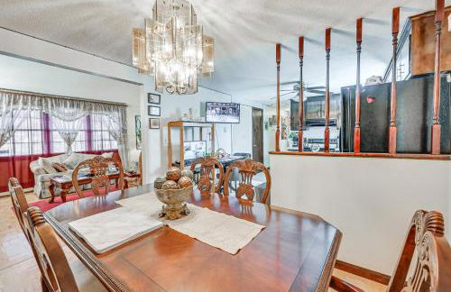 Vintage Windsor Home Private Yard and Covered Deck - Foto 6