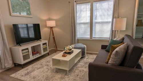 Contemporary 2-Bedroom Close to Downtown, Dining - Foto 3