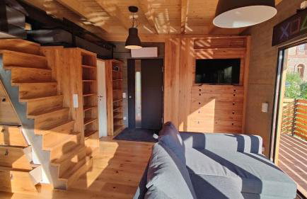 TinyHousebeiDresden mit Faßsauna Über dem Wasser schwebendes winziges Häuschen Nähe Dresden Sächsische Schweiz - Foto 6