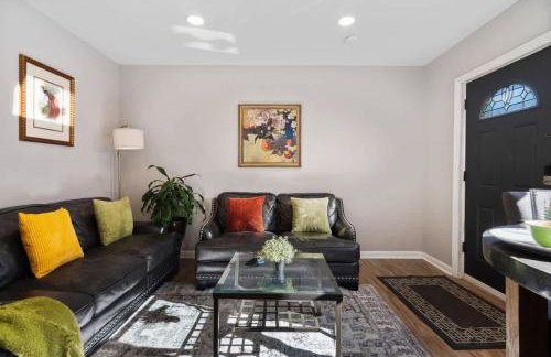 3BR Home 2 Baths Bonus Room, Minutes to NYC - Photo 7