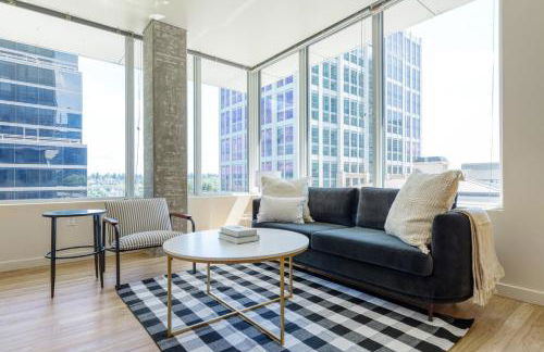 Downtown Bellevue 2BR w Lounge Gyms nr shops SEA-122 - Foto 1