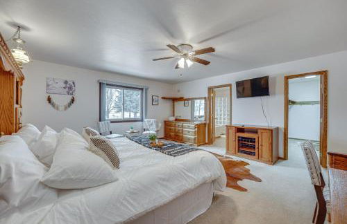 Stunning Calhan Home with Indoor Pool! - Foto 16