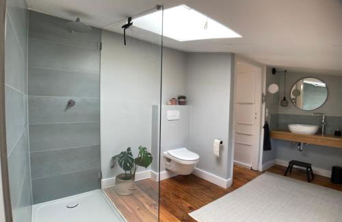 Helle Dachgeschosswohnung mit großer Südterrasse - Foto 24