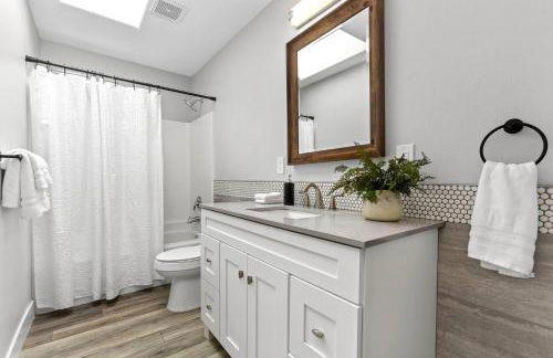 NEW! Executive Home | 1K 3Q | 3 Desks | 600+ WiFi - Foto 27