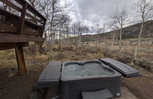 Peaceful A-Frame Cabin - Great Views with Hot Tub - Foto 36