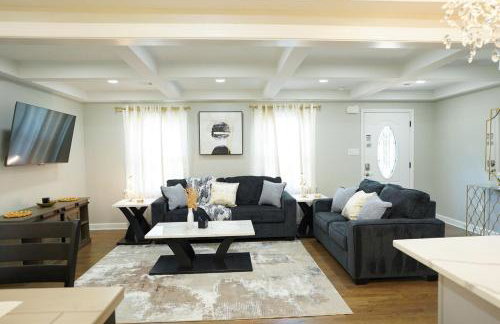 Modern Luxe Retreat -Heart of Chesterfield - Foto 38