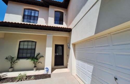 Spacious 5 bdrm 4 bth pool home, game room New Year special close to Disney, Epic Universe Spring Break Special - Foto 1