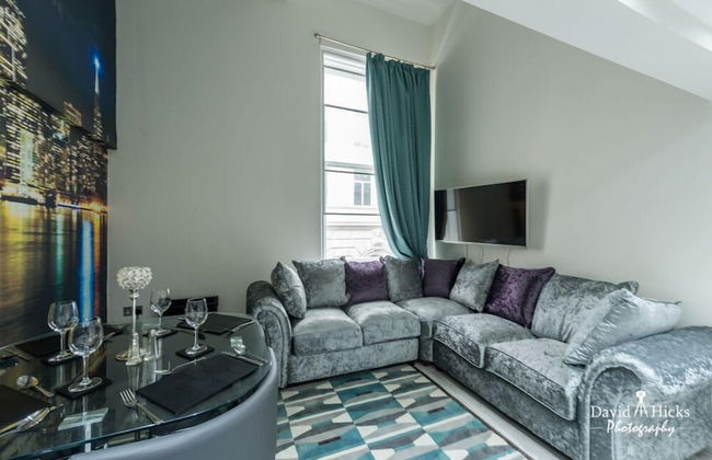 Union Bank Apartments - Photo 43