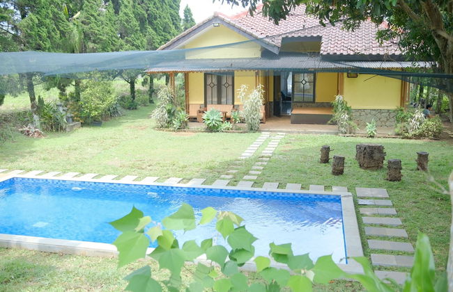Villa ChavaMinerva Hanni Ciater with Pool - Foto 21