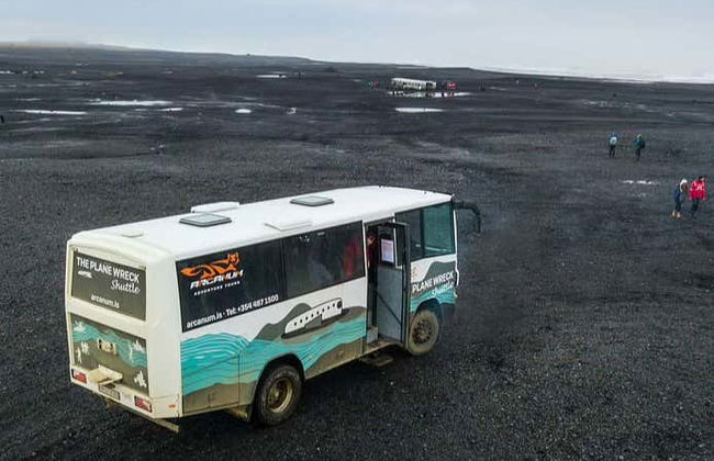 Trajet en bus vers l'épave de l'avion DC-3 - Photo 1