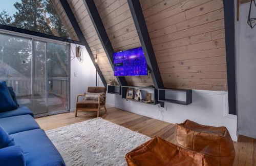 Hot Tub-EV-Kid Friendly-Arcade Game-BBQ-Fire Pit - Photo 14