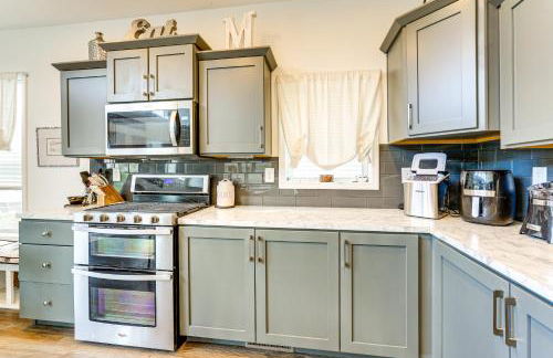 Sleek Getaway on Lake Wawasee with Private Dock! - Foto 11