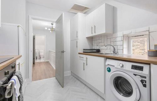 Crystal Palace Stylish Gem Slp 4 Next to Transport - Foto 2