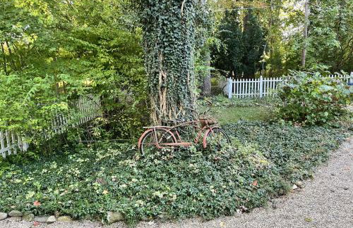 Maplewood Cottages 2 - Photo 13