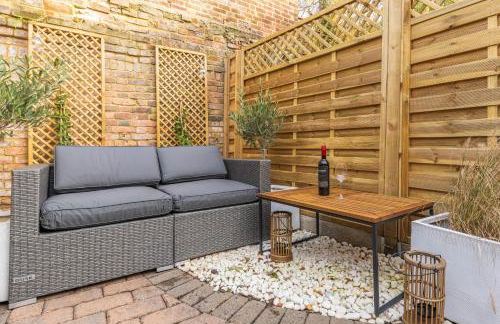 Charming 2 Bed Cottage - within city walls - free parking- garden - Foto 31