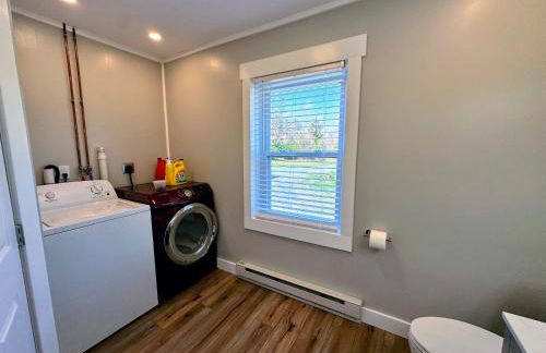 Renovated farmhouse on snowmobile trail with firepit & mountain views, 10 min from Bretton Woods! - Foto 44